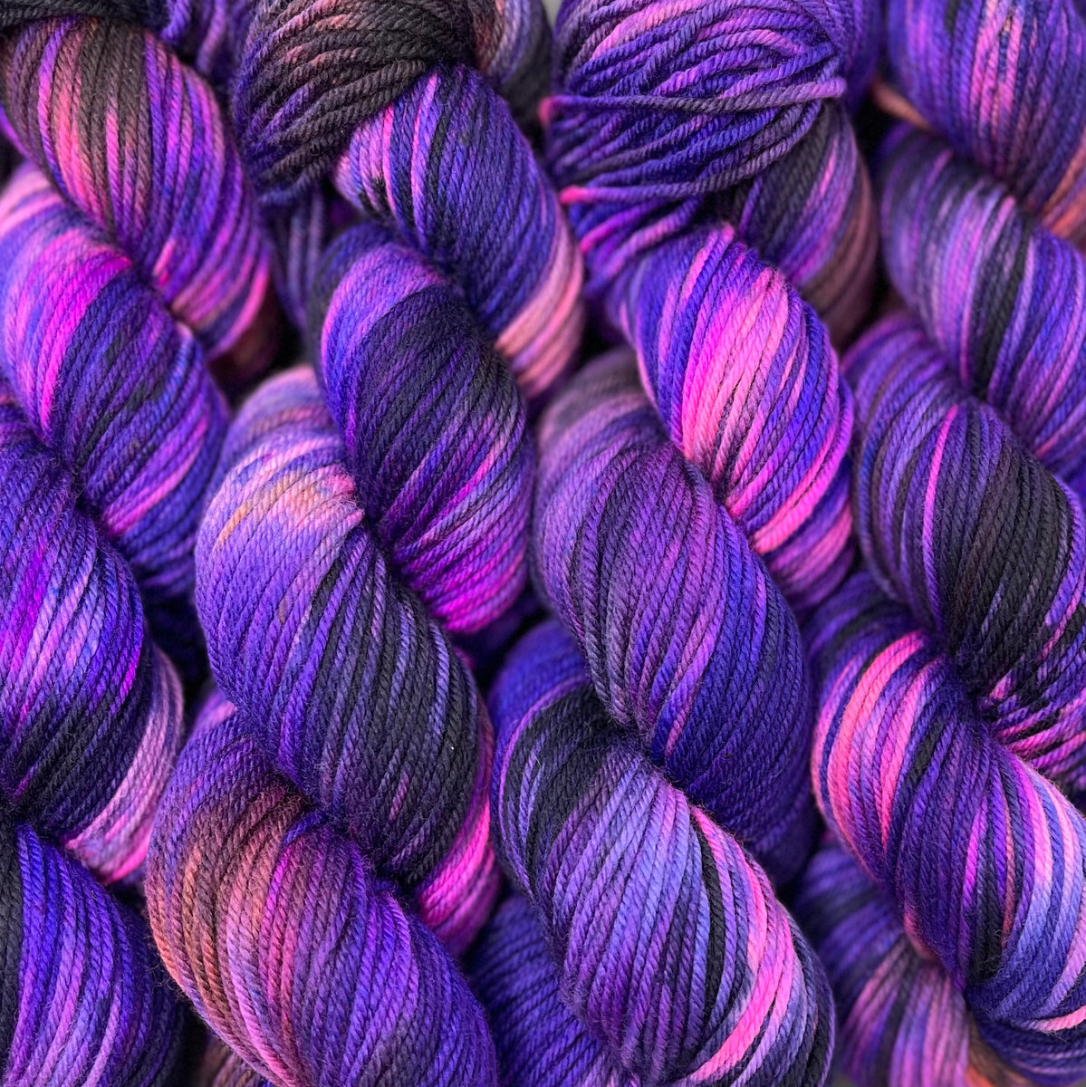 Still heavy DK to light worsted Yarn Topaz – Deep Dyed Yarns